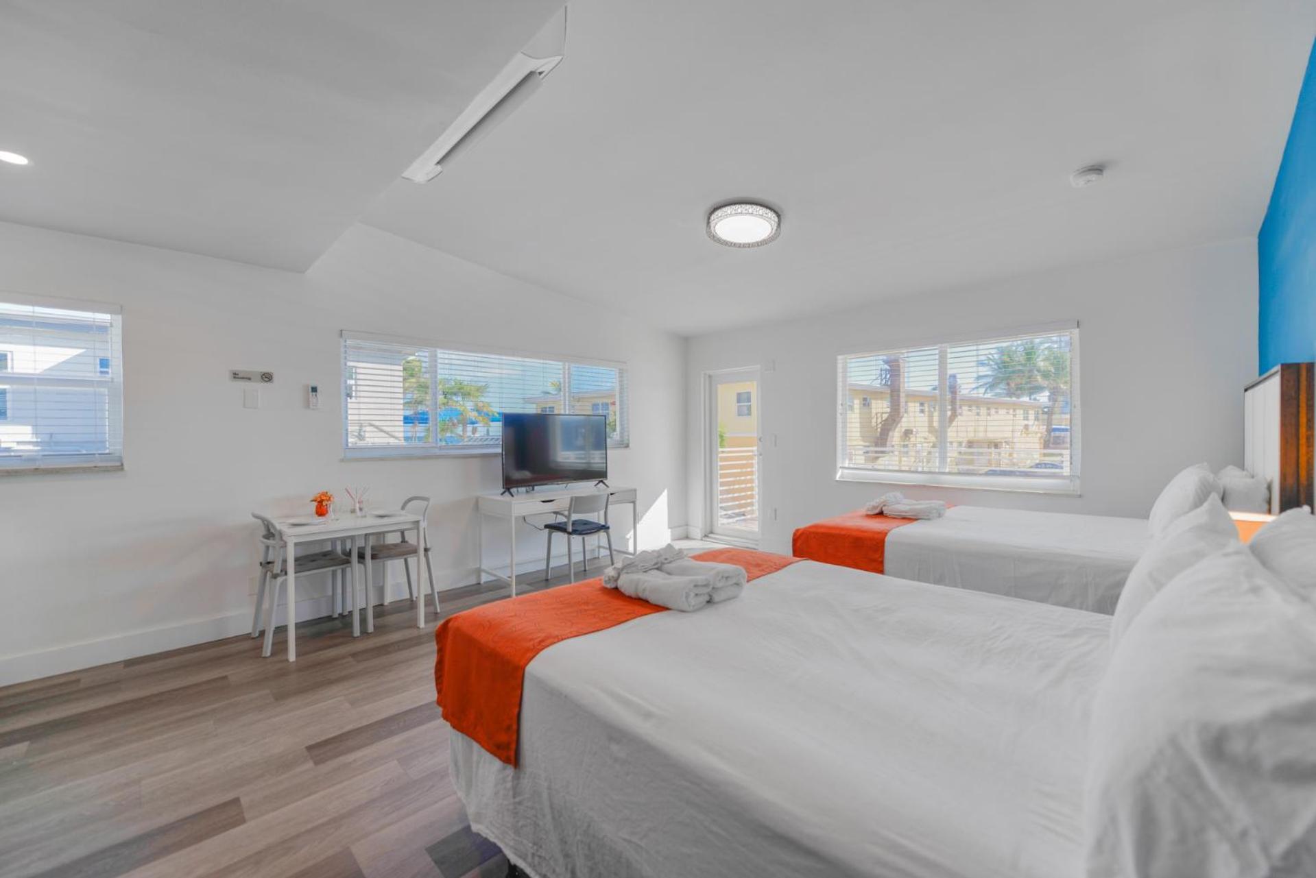 Spacious Studio With Balcony And Parking At The Beach -M46 Hollywood Exterior photo